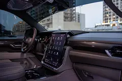 2025 GMC Yukon for Rent in Business Bay photo 8