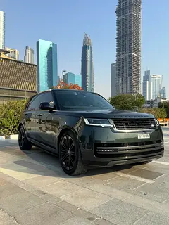 2025 Land Rover Range Rover for Rent in Business Bay (Green) photo 2