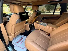 2025 Land Rover Range Rover for Rent in Business Bay (Green) photo 4