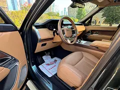 2025 Land Rover Range Rover for Rent in Business Bay (Green) photo 5