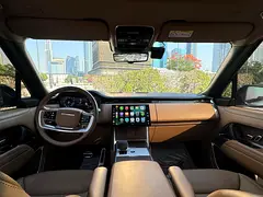 2025 Land Rover Range Rover for Rent in Business Bay (Green) photo 6