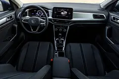 2023 Volkswagen T-Roc for Rent in Nad Al Sheba 3 photo 7