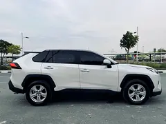 2023 Toyota Rav 4 for Rent in Nad Al Sheba 3 photo 4