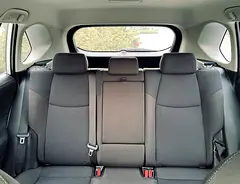 2023 Toyota Rav 4 for Rent in Nad Al Sheba 3 photo 8