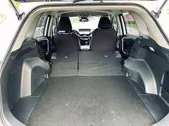2023 Toyota Rav 4 for Rent in Nad Al Sheba 3 photo 9