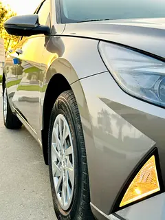 2022 Hyundai Elantra for Rent in Nad Al Sheba 3 photo 4