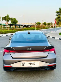 2022 Hyundai Elantra for Rent in Nad Al Sheba 3 photo 5