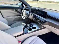 Hire 2023 Kia K8 in Nad Al Sheba 3 — Rent Online with Drivaza photo 6