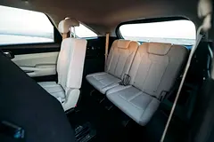 Hire 2023 Kia Sorento in Nad Al Sheba 3 photo 10