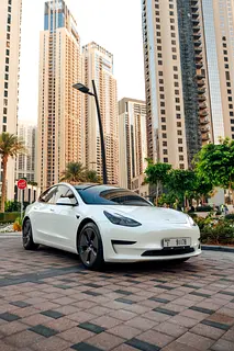2021 Tesla Model 3 for Rent in Nad Al Sheba 3 photo 5