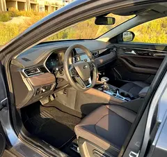 Hire 2024 JAC J7 in Dubai Sports City | Insured Self-Drive Rental photo 4