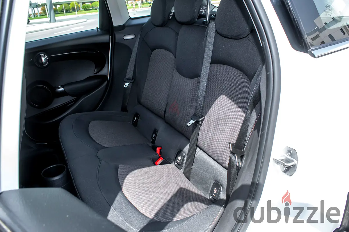 2024 MINI Cooper for Rent in Downtown Dubai (White, Automatic, 5 Seater, Thrifty a) photo 8