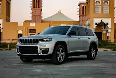 Hire 2023 Jeep Grand Cherokee in Al Quoz 4 | Verified Drivaza Partner photo 3