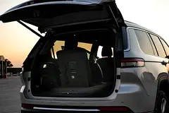 Hire 2023 Jeep Grand Cherokee in Al Quoz 4 | Verified Drivaza Partner photo 6