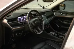 Hire 2023 Jeep Grand Cherokee in Al Quoz 4 | Verified Drivaza Partner photo 8