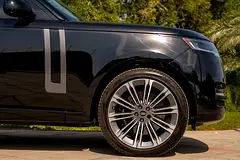 Hire 2024 Land Rover Range Rover in Al Jaddaf | Insured Self-Drive Rental photo 6