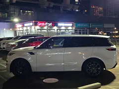 2024 Land Rover Range Rover Sport Rental in Jumeirah Lake Towers (JLT) | Free Delivery in Jumeirah Lake Towers (JLT) photo 5