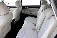Rent 2023 Kia Sorento in Al Barsha — Daily, Weekly & Monthly Hire photo 5