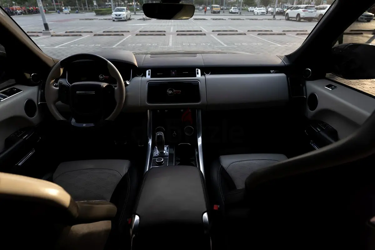 2021 Land Rover Range Rover Sport for Rent in Business Bay photo 5
