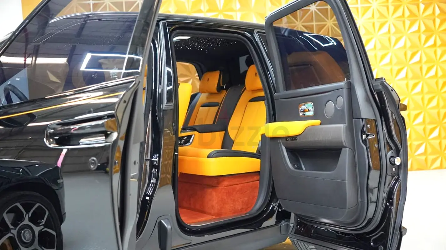 2024 Rolls-Royce Cullinan for Rent in Business Bay photo 7