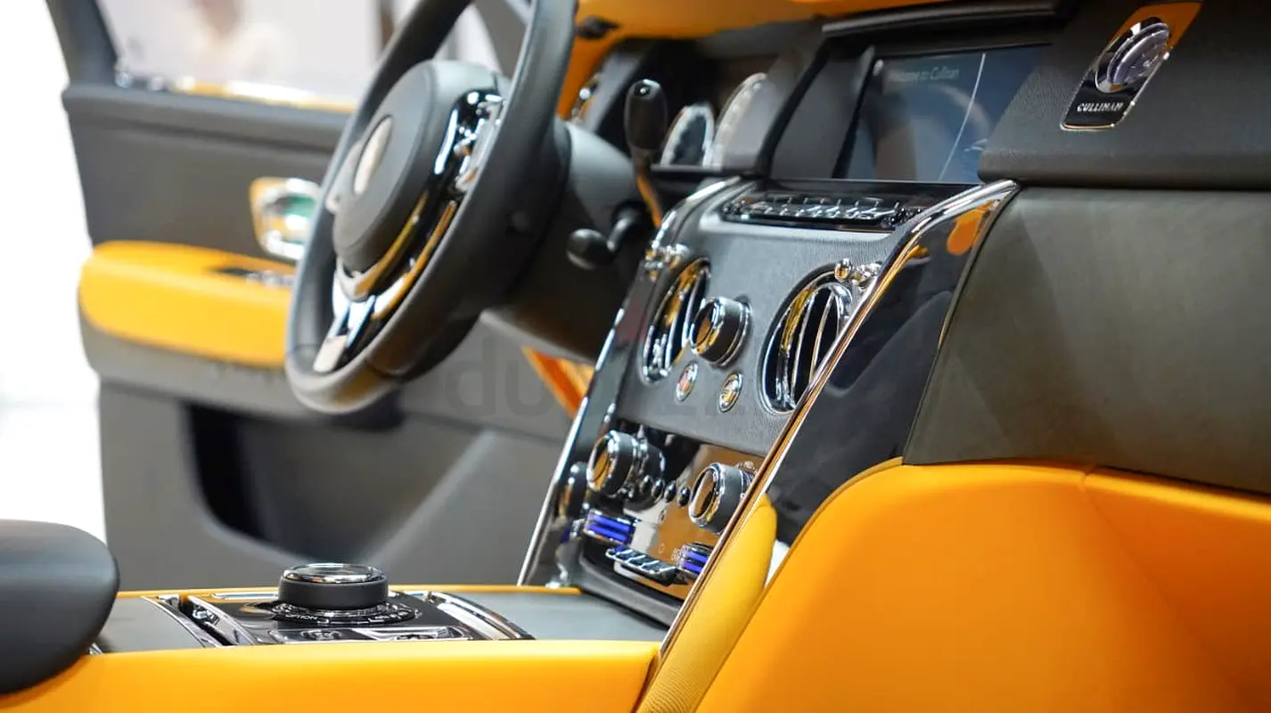 2024 Rolls-Royce Cullinan for Rent in Business Bay photo 9