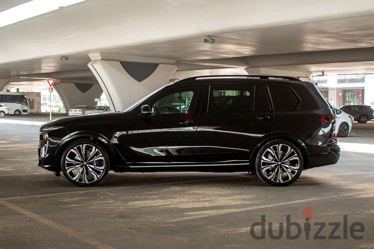 2024 BMW X7 for Rent in Business Bay photo 8