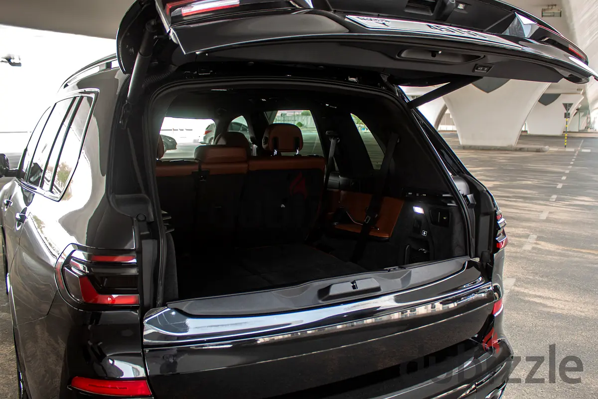 2024 BMW X7 for Rent in Business Bay photo 9