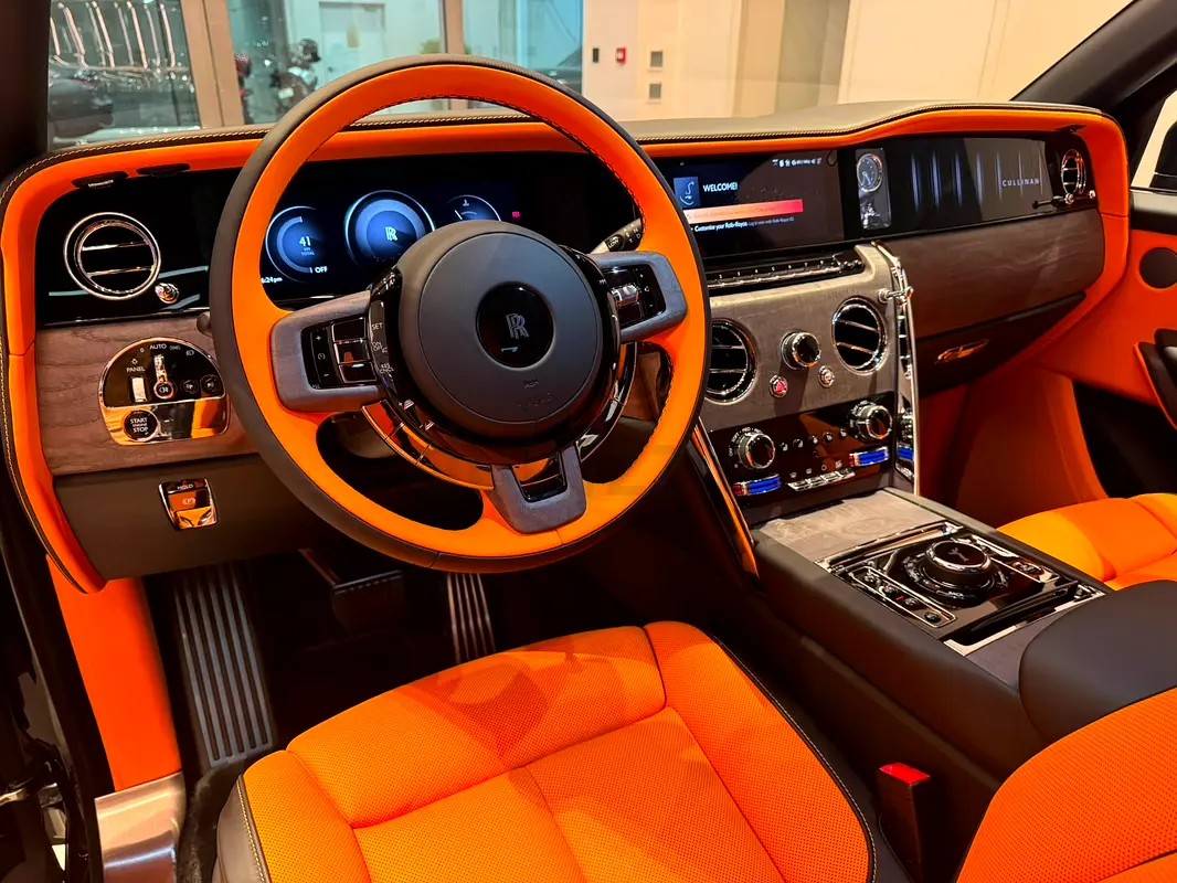 2025 Rolls-Royce Cullinan for Rent in Business Bay photo 5