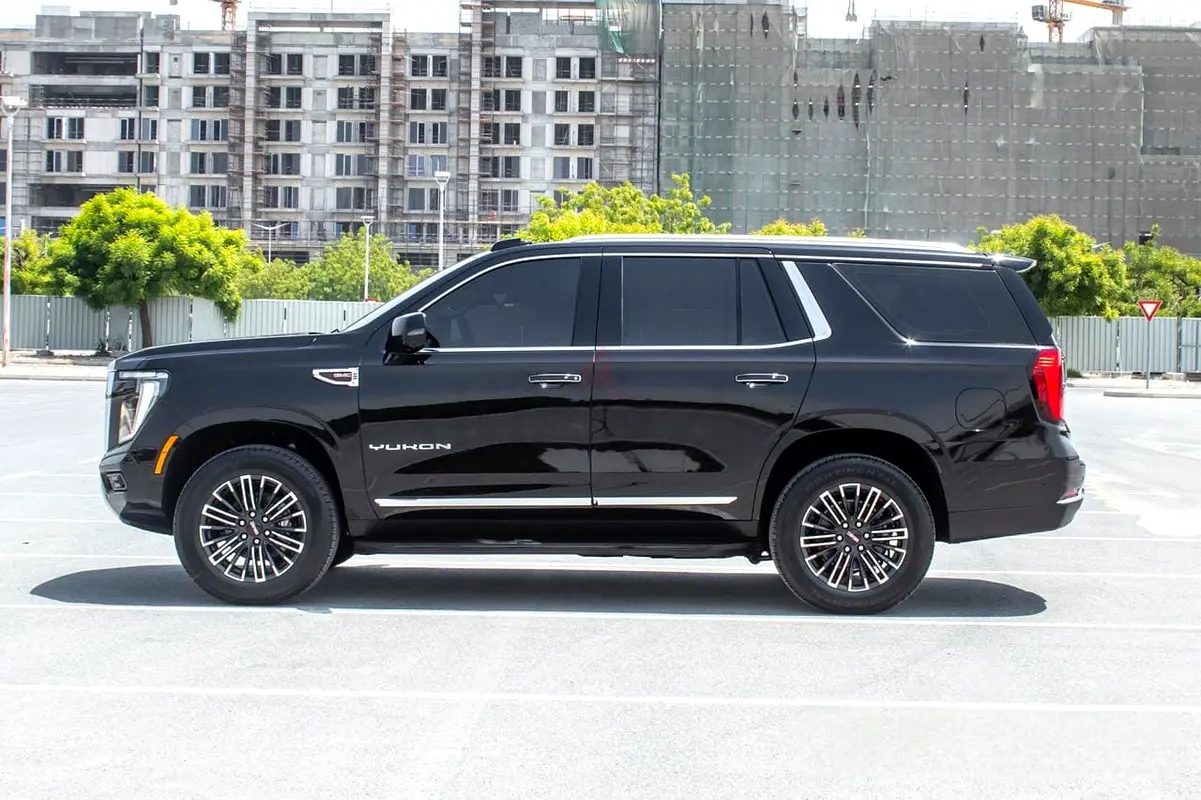 2025 GMC Yukon for Rent in Motor City photo 7