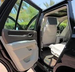 2024 GMC Yukon for Rent in JVC District 13 photo 6