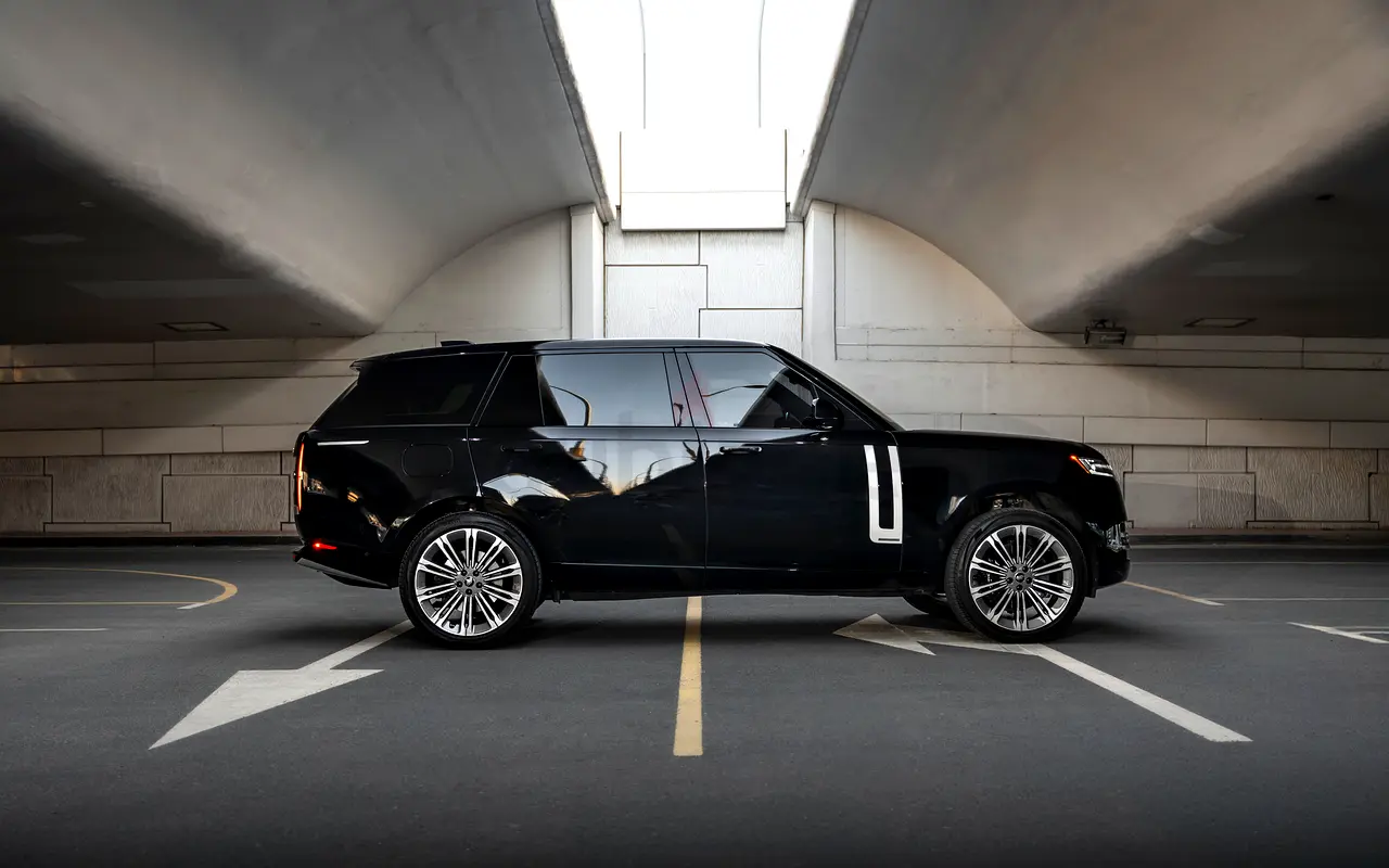 2024 Land Rover Range Rover for Rent in Business Bay (Black, Automatic, 7 Seater) rental in Business Bay, Dubai