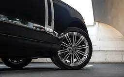 2024 Land Rover Range Rover for Rent in Business Bay (Black, Automatic, 7 Seater) photo 2
