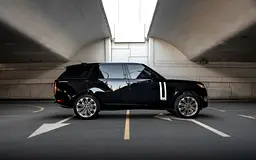 2024 Land Rover Range Rover for Rent in Business Bay (Black, Automatic, 7 Seater) photo 3