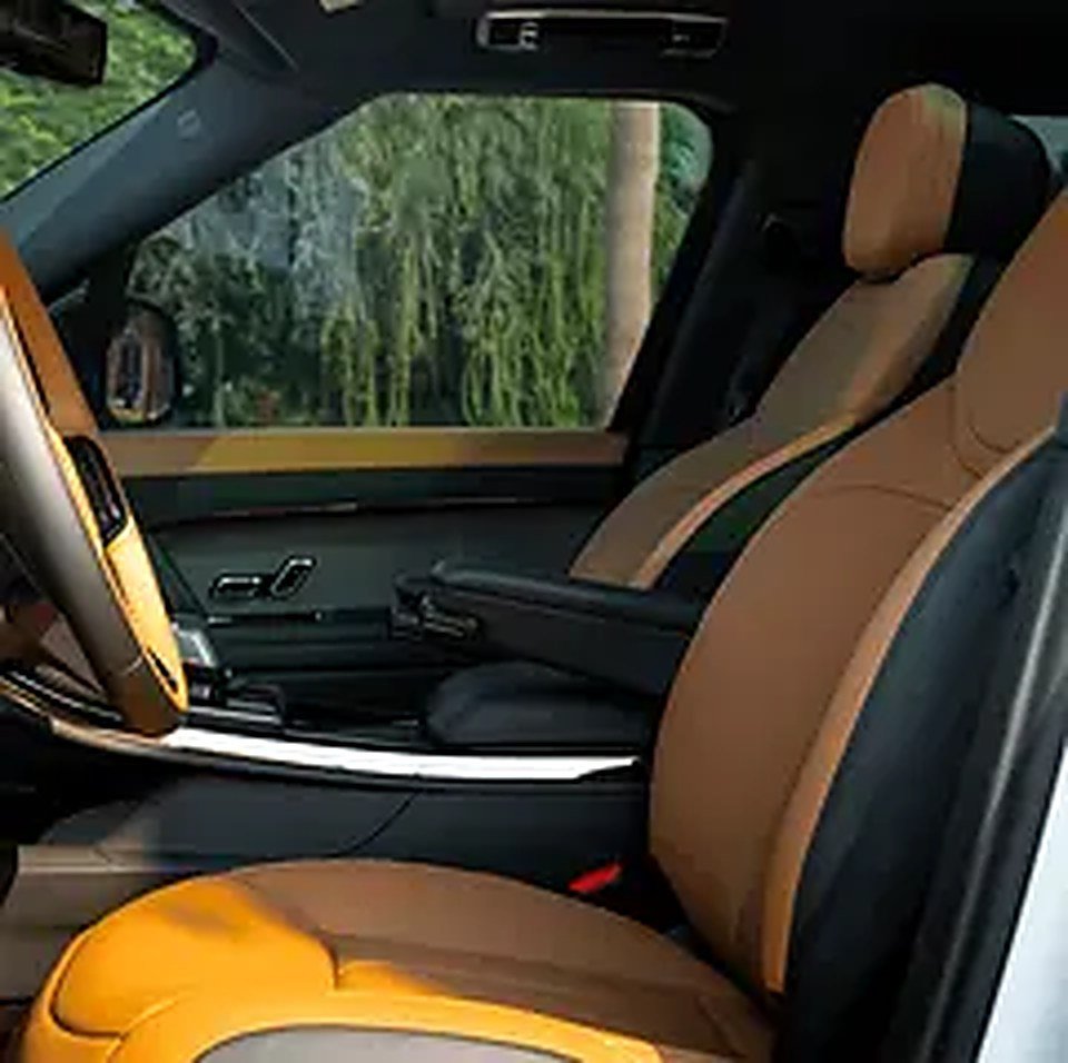 2024 Land Rover Range Rover Sport for Rent in Al Garhoud photo 3
