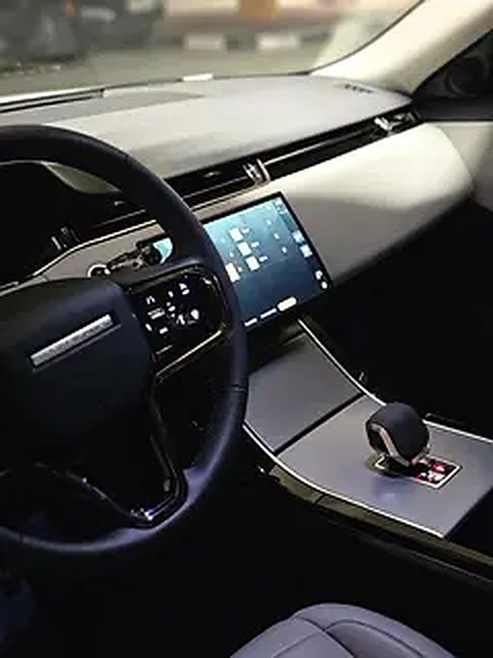 2024 Land Rover Range Rover Evoque for Rent in Ras Al Khor photo 3