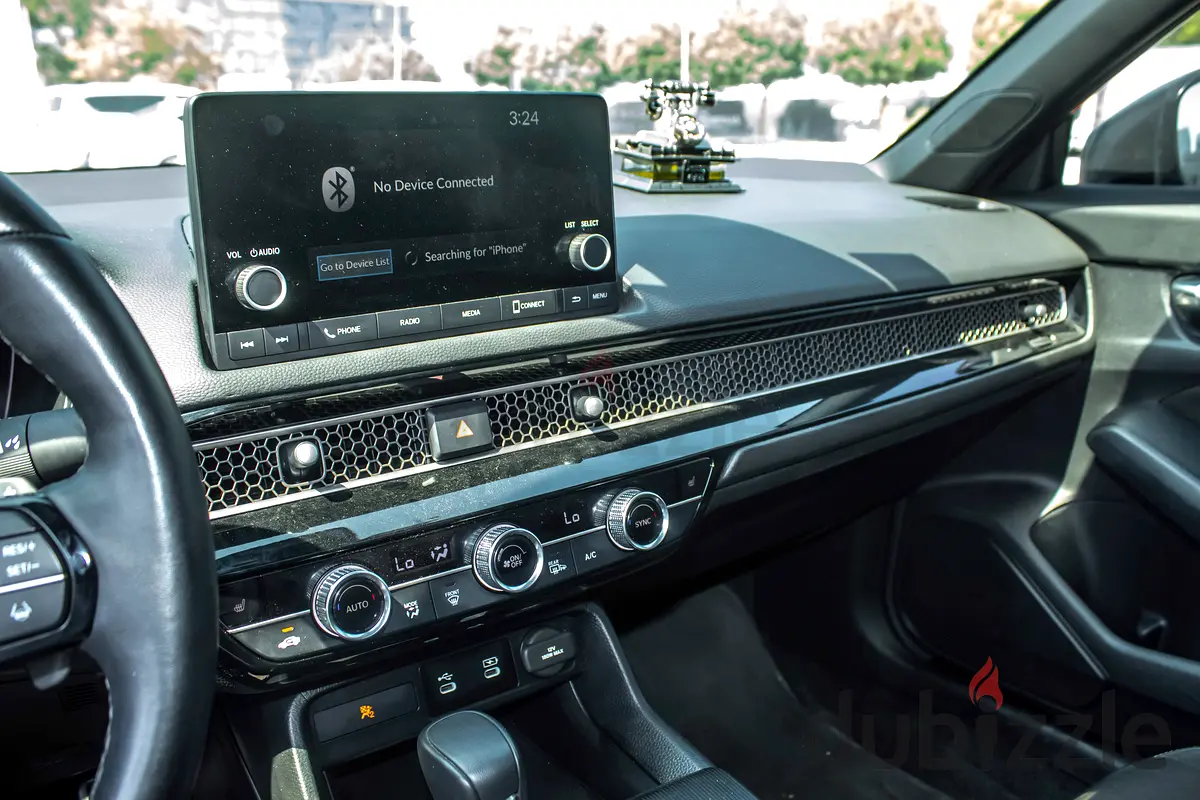 2025 Honda Civic for Rent in City Walk photo 10